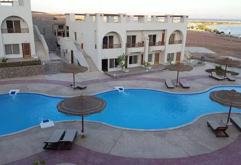 Half Moon   Sunny Dahab