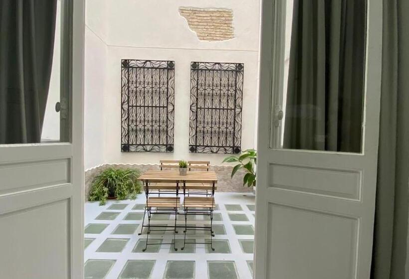 Planeta Cadiz Hostel