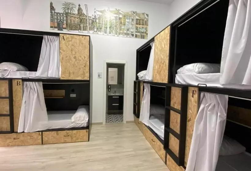 Planeta Cadiz Hostel