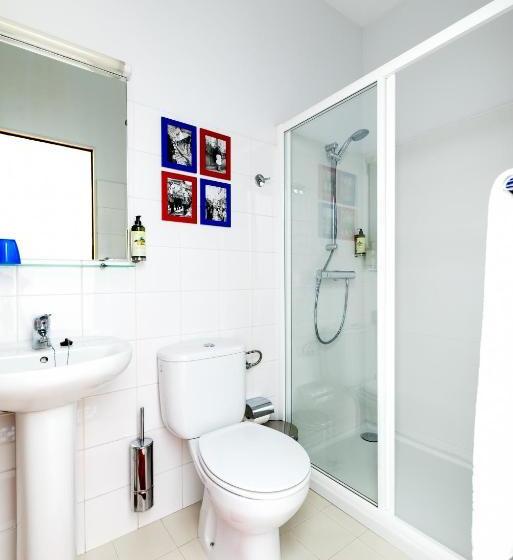 مسافرخانه Pensao O Laranjeira