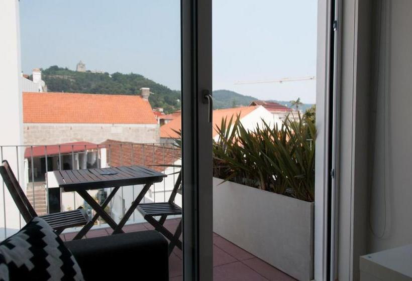 مسافرخانه Pensao O Laranjeira