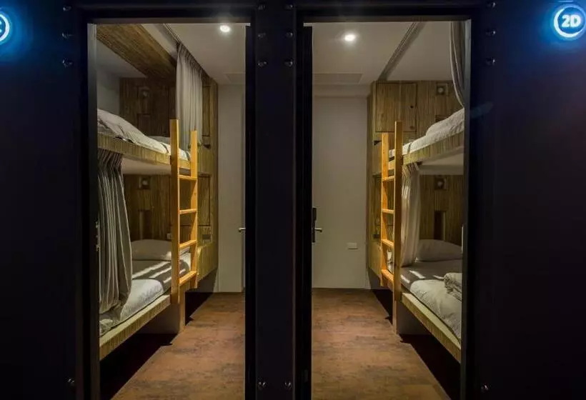 هتل Just Walk Backpacker Hostel