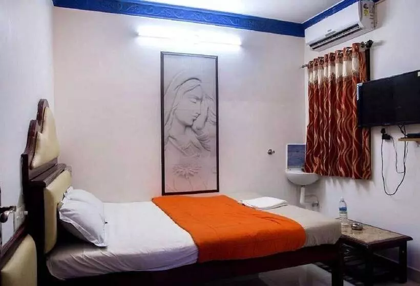 هتل Sachin Sea View Residency