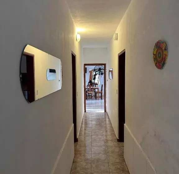 تختخواب و صبحانه El Roble