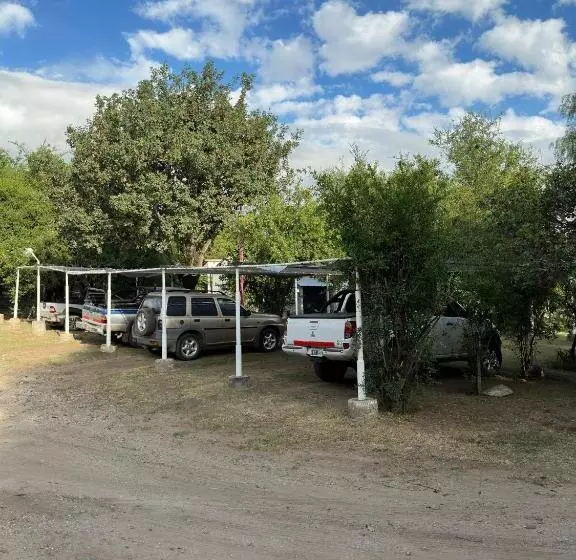 تختخواب و صبحانه El Roble