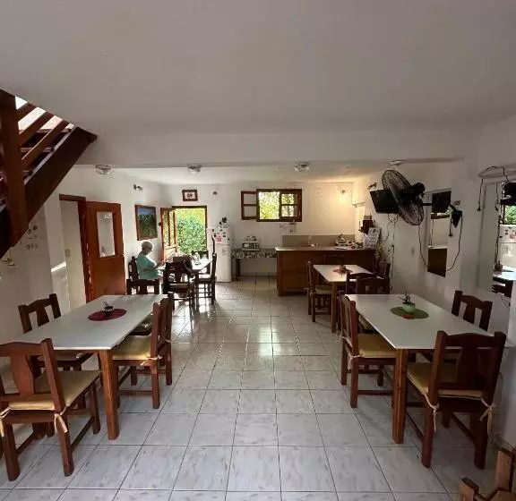 تختخواب و صبحانه El Roble