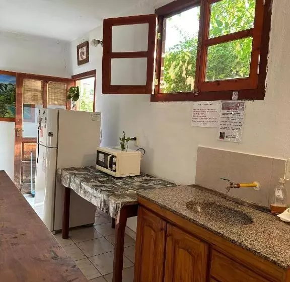 تختخواب و صبحانه El Roble