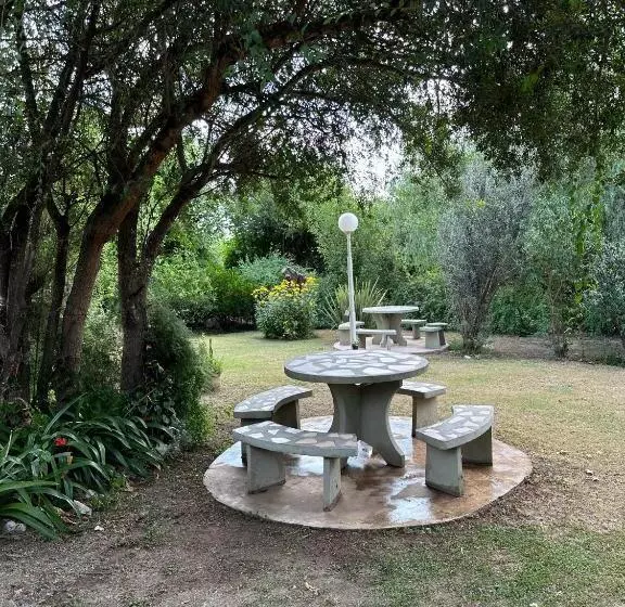 تختخواب و صبحانه El Roble