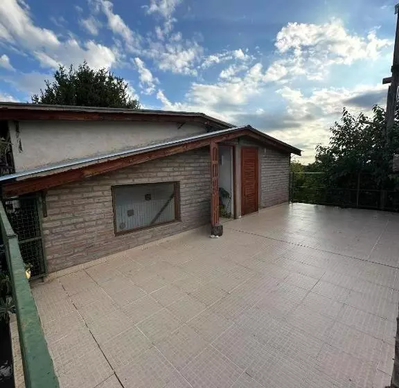 تختخواب و صبحانه El Roble