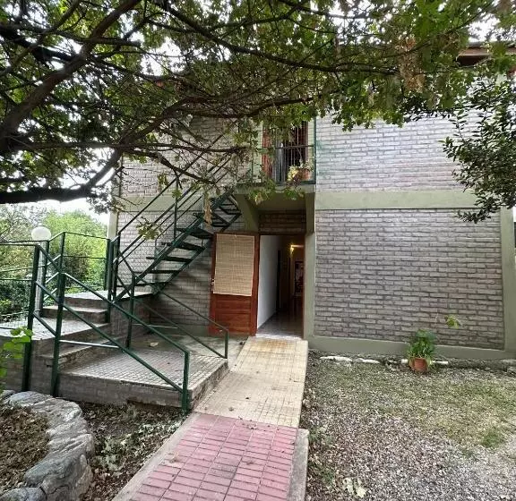 تختخواب و صبحانه El Roble