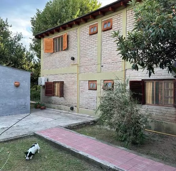 تختخواب و صبحانه El Roble