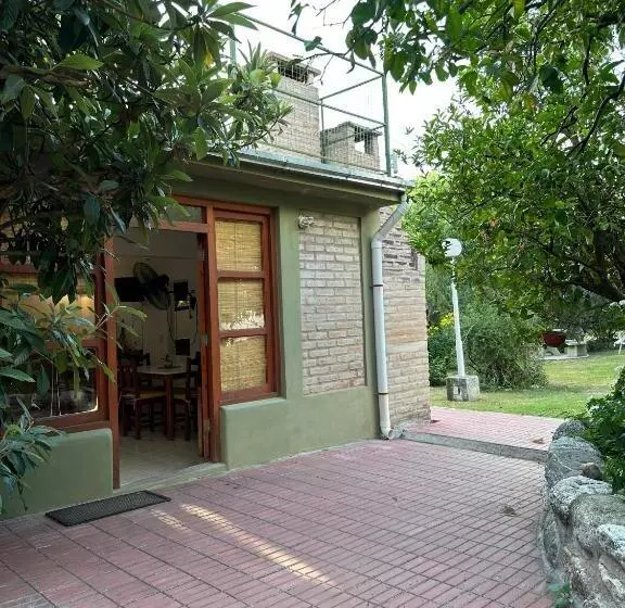 تختخواب و صبحانه El Roble