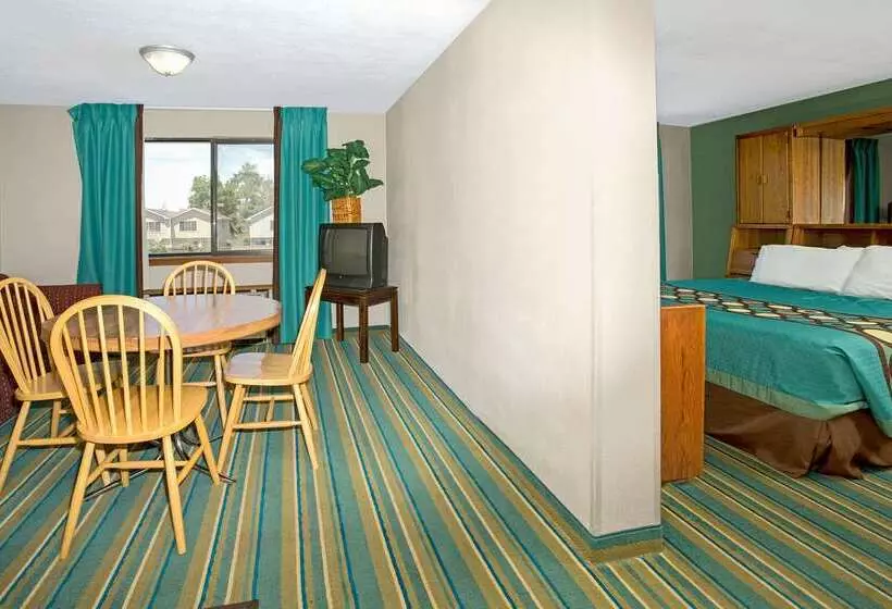 Hotelli Super 8 By Wyndham Denver Stapleton
