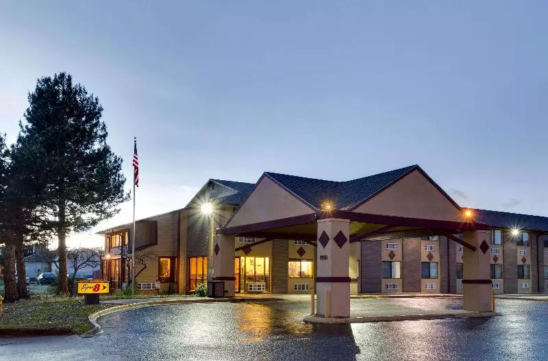 Hotelli Super 8 By Wyndham Denver Stapleton