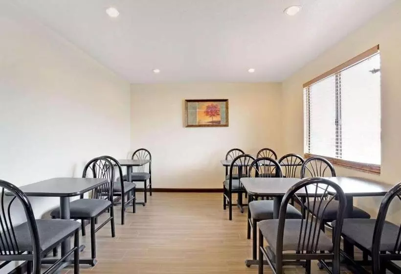 酒店 Super 8 By Wyndham Ogden