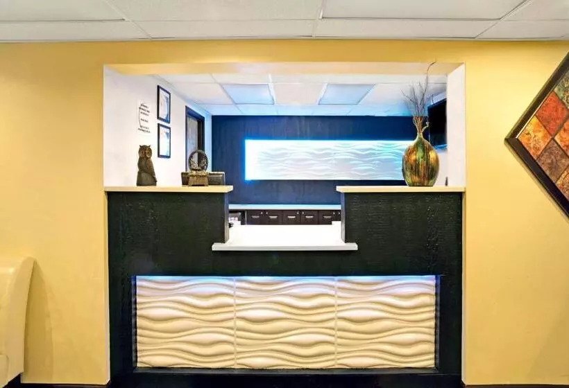 酒店 Super 8 By Wyndham Ogden