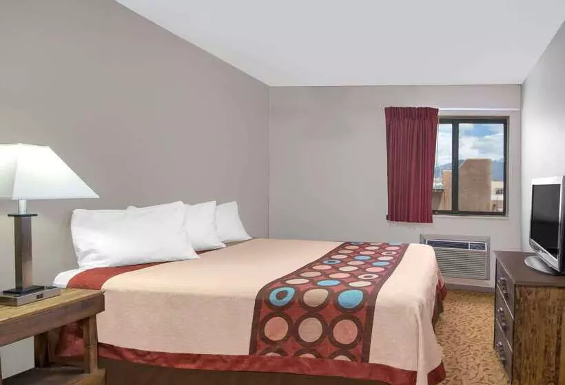 Отель Super 8 By Wyndham Taos