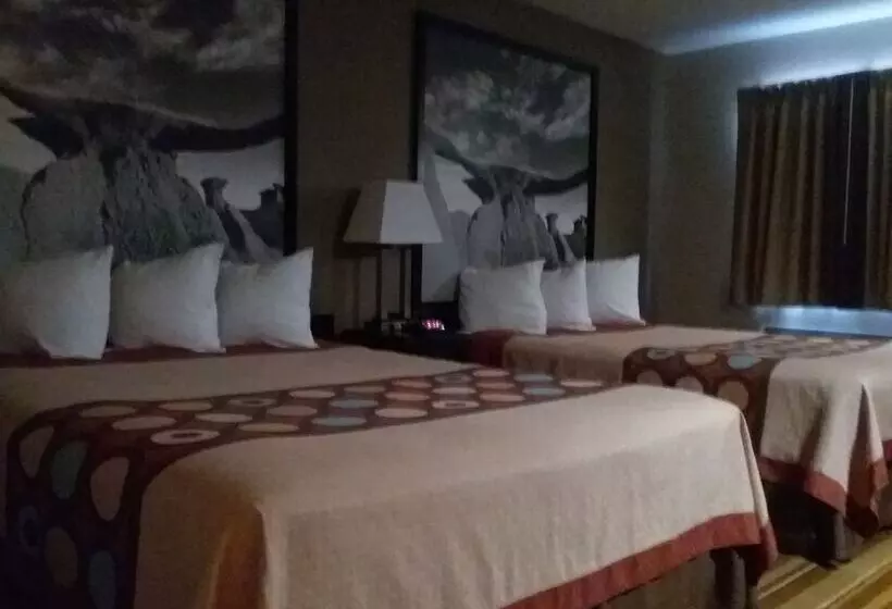 Отель Super 8 By Wyndham Taos