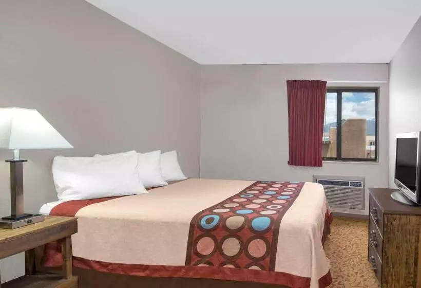 Отель Super 8 By Wyndham Taos