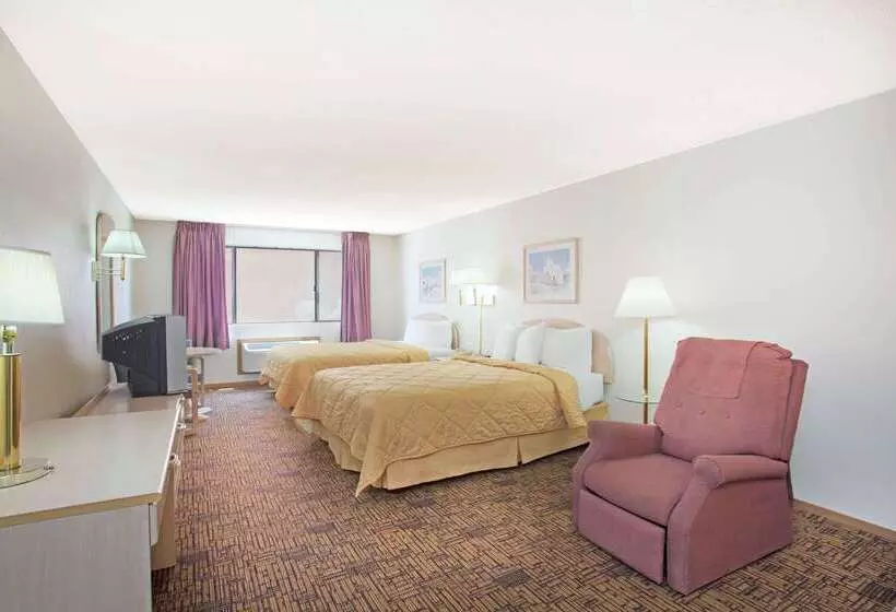 هتل Super 8 By Wyndham Yuma