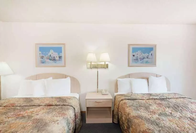 هتل Super 8 By Wyndham Yuma