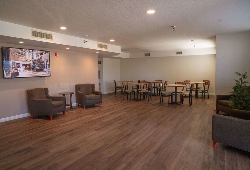 Отель Super 8 By Wyndham Yuma