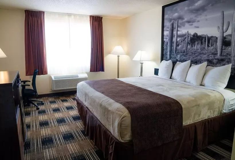 هتل Super 8 By Wyndham Yuma