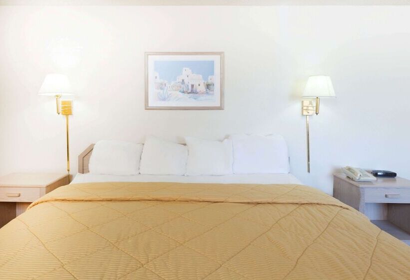 Отель Super 8 By Wyndham Yuma