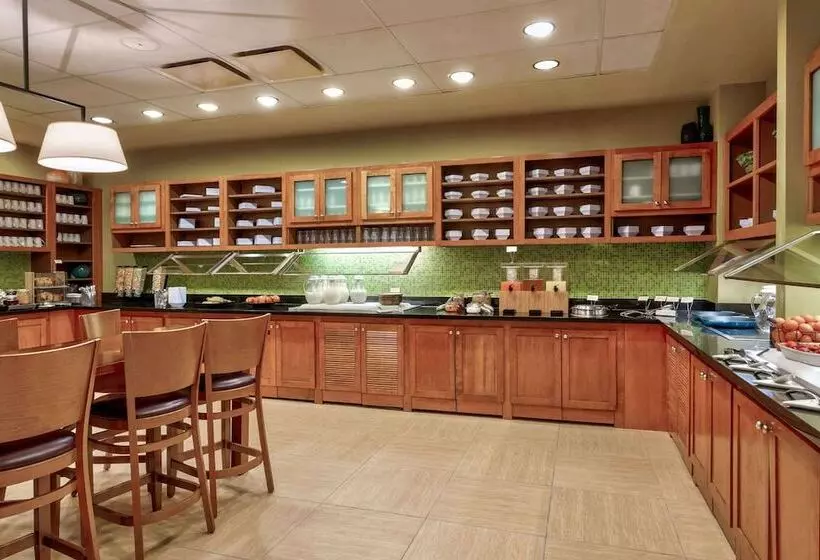 酒店 Wyndham Garden Kansas City Airport