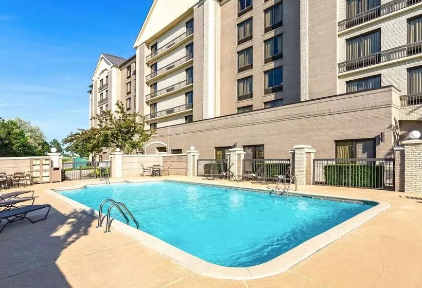 酒店 Wyndham Garden Kansas City Airport