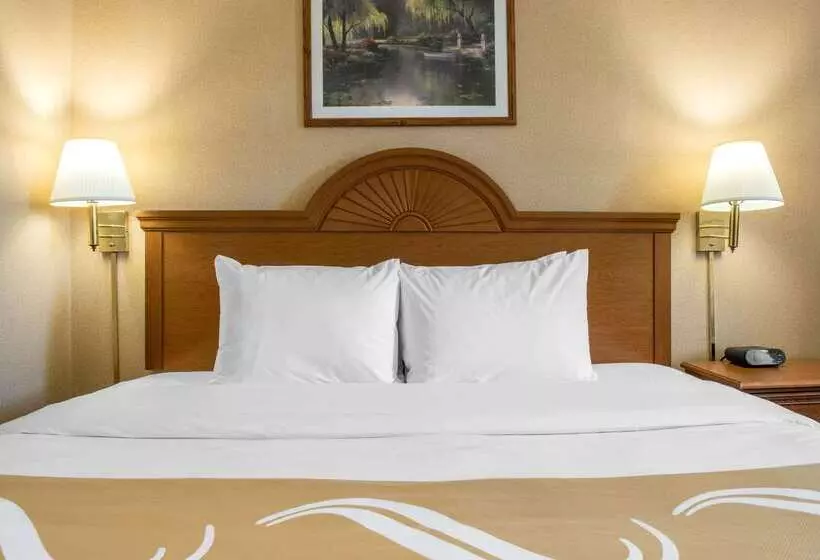 汽车旅馆  Quality Inn