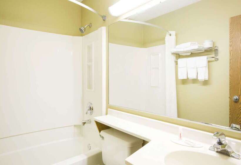 مُتل Super 8 By Wyndham Beckley