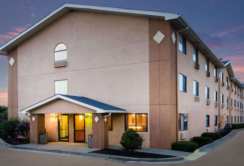 مُتل Super 8 By Wyndham Beckley