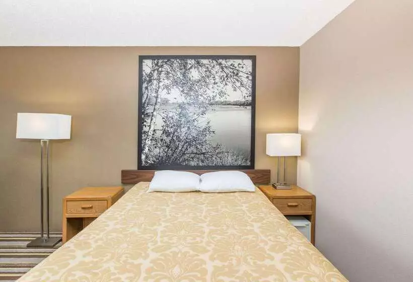 モーテル Super 8 By Wyndham Blue Earth