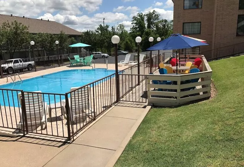 مُتل Super 8 By Wyndham Branson Andy Williams Theater