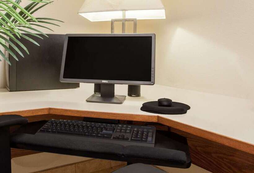 Motel Super 8 By Wyndham Butte Mt