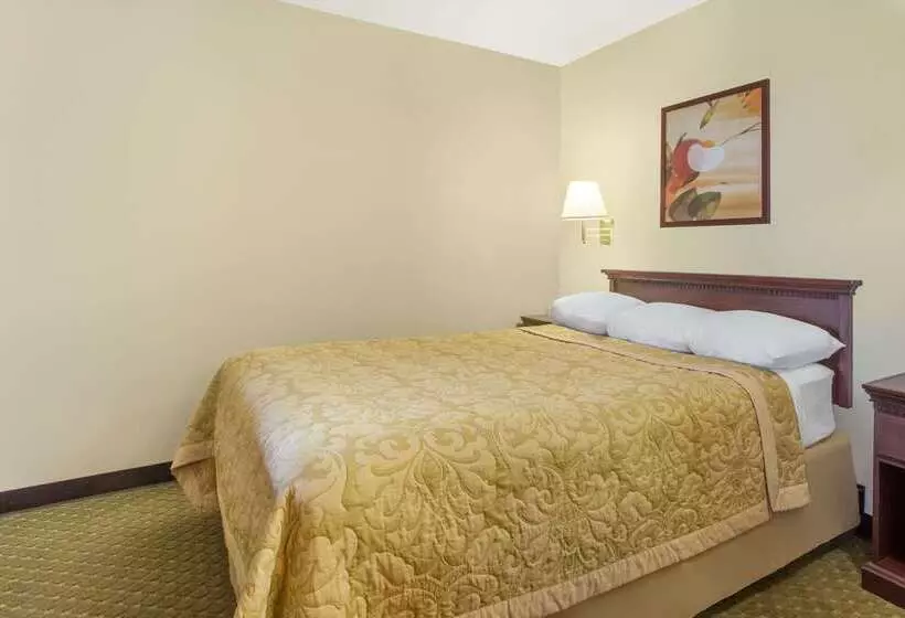 مُتل Super 8 By Wyndham Butte Mt