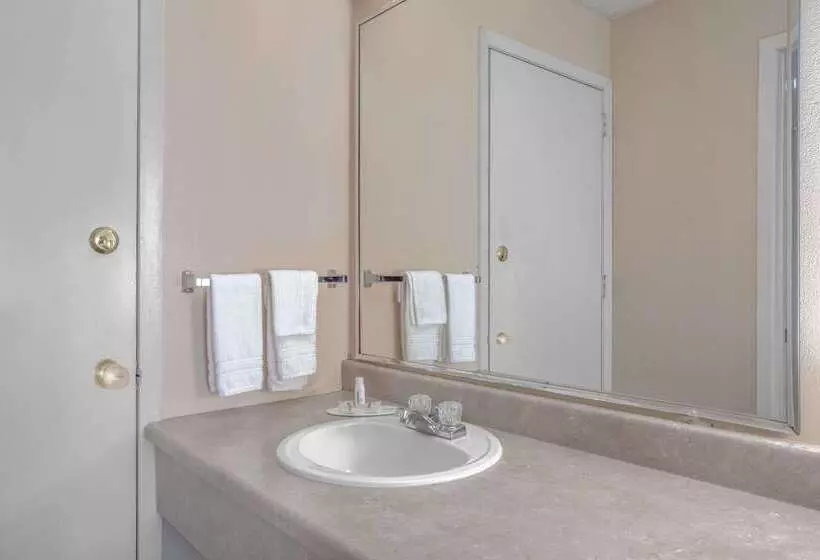 מוטל Super 8 By Wyndham Carlisle North