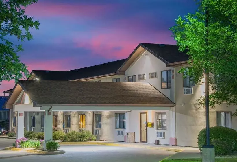 Мотель Super 8 By Wyndham Knoxville