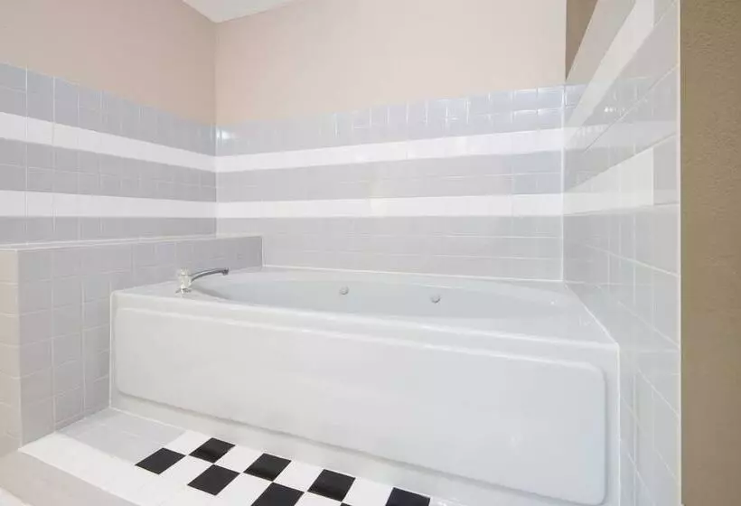 Мотель Super 8 By Wyndham Knoxville