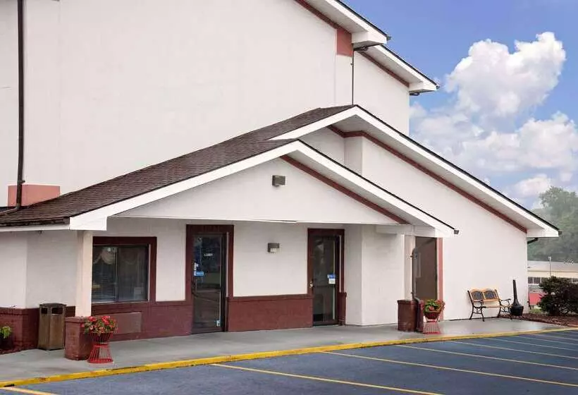 모텔 Super 8 By Wyndham Martinsburg