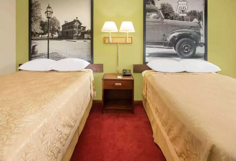 Мотель Super 8 By Wyndham Normal Bloomington