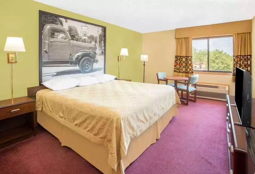 Мотель Super 8 By Wyndham Normal Bloomington