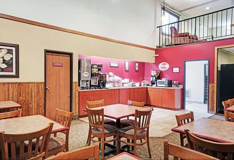 Motelli Super 8 By Wyndham Rogers Minnesota