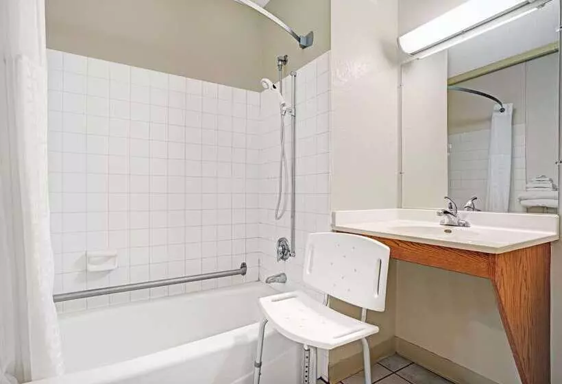 Motelli Super 8 By Wyndham Rogers Minnesota