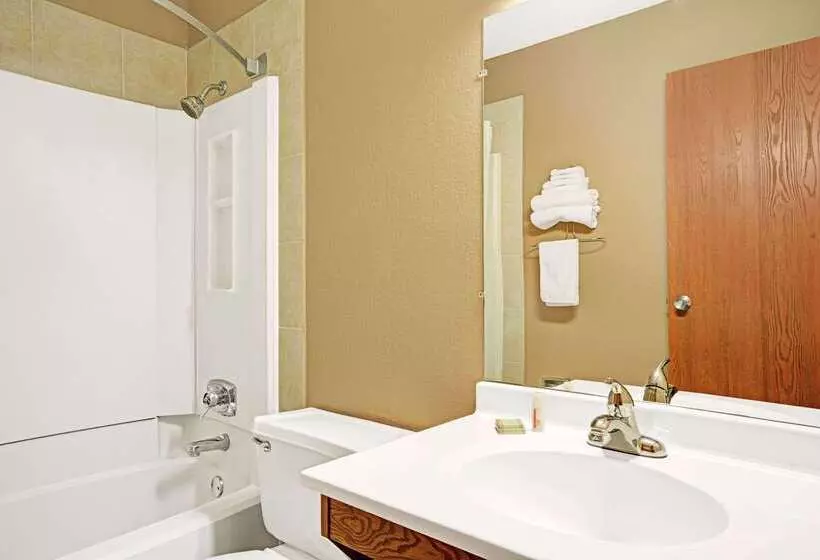 Motelli Super 8 By Wyndham Rogers Minnesota