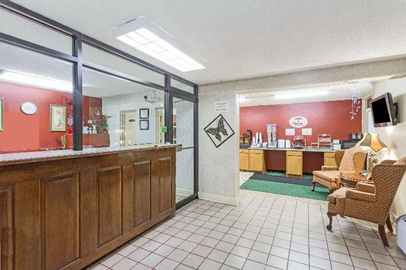 Motel Super 8 By Wyndham Tifton