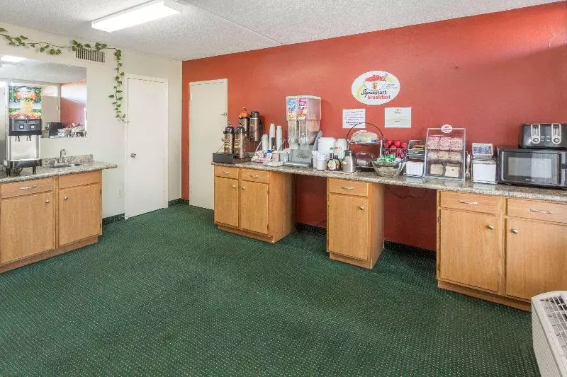 Motel Super 8 By Wyndham Tifton