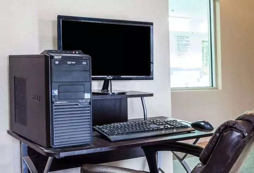 汽车旅馆  Super 8 By Wyndham Valparaiso