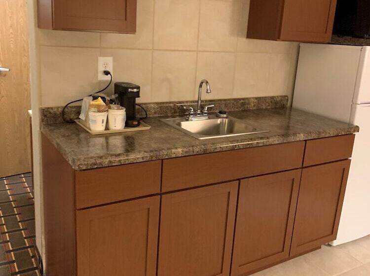 فندق على الطريق Super 8 By Wyndham Valparaiso